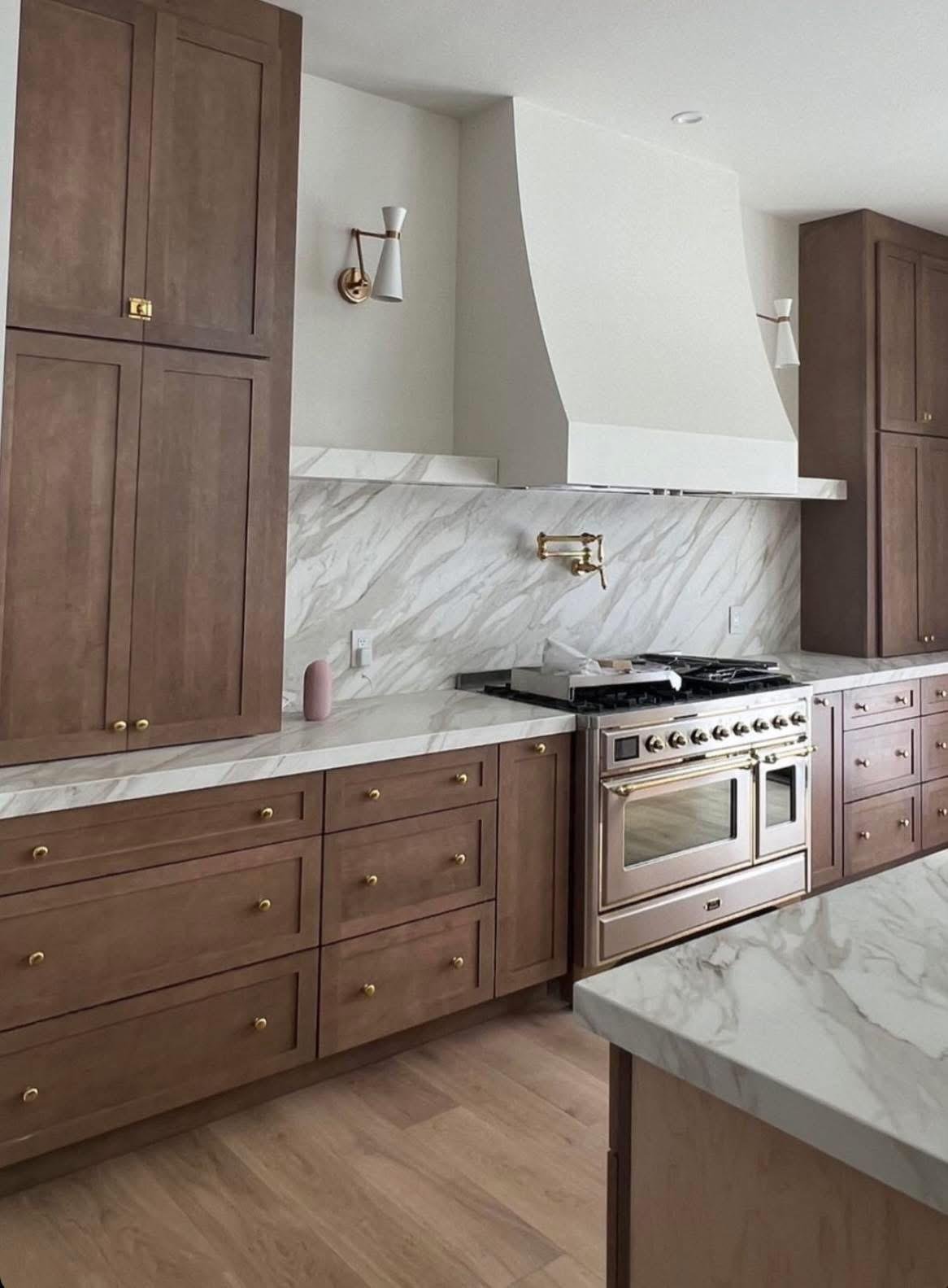 Dakota Acorn Shaker kitchen